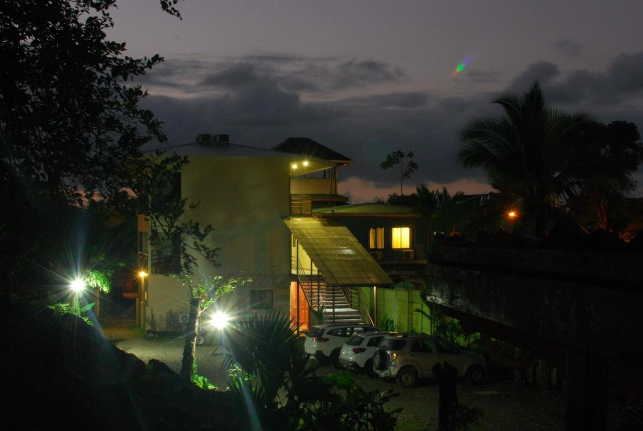 Hotel Torres Del Mar Puerto Viejo de Talamanca ภายนอก รูปภาพ