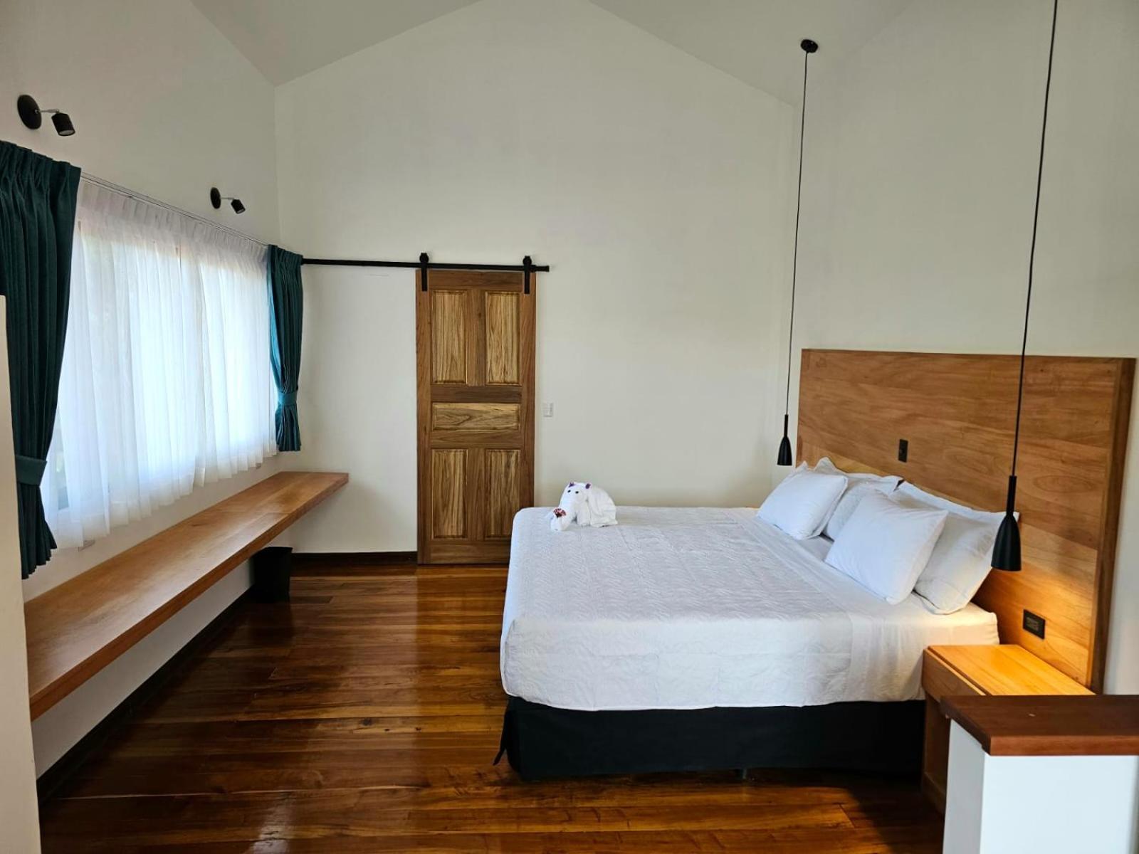 Hotel Torres Del Mar Puerto Viejo de Talamanca ภายนอก รูปภาพ